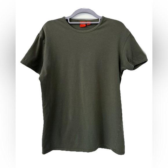 Hugo Boss Men’s Olive Green T-Shirt Medium Crew Neck Made in Portugal Solid Tee - Picture 1 of 8